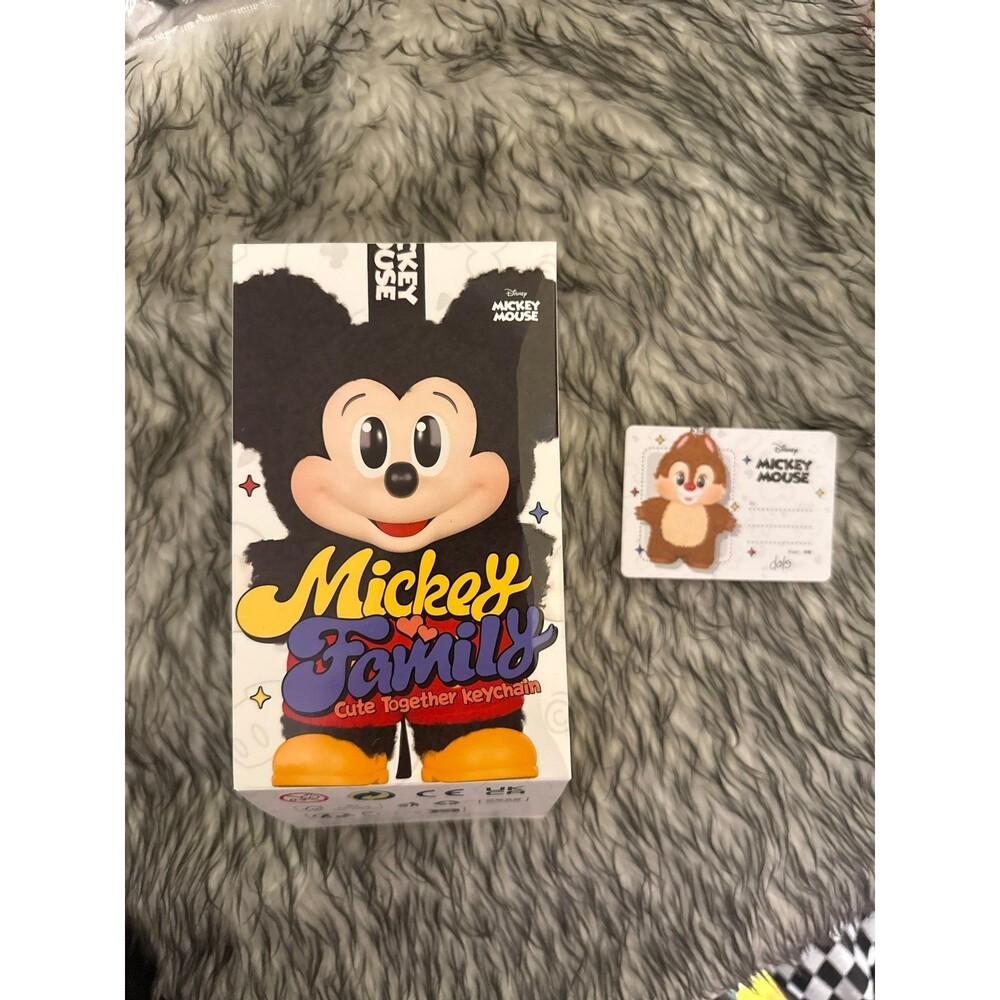 MICKEY FAMILY CUTE TOGETHER KEYCHAIN SERIES FIGURES (Dale)